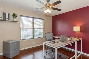 9411 Fountain Point Cir, Darien, IL 60561 - Photo 15