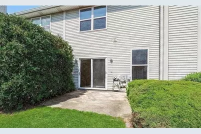 9411 Fountain Point Circle, Darien, IL 60561 - Photo 19