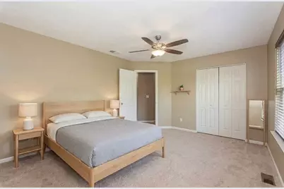 9411 Fountain Point Circle, Darien, IL 60561 - Photo 13