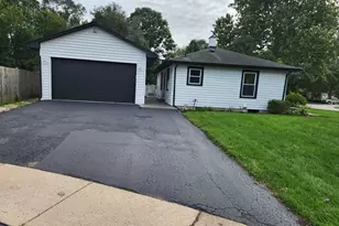 221 Sunset Terrace, Crystal Lake, IL 60014 - Photo 3
