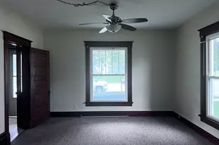 311 E Pells St, Paxton, IL 60957 - Photo 5