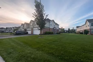 1246 Draper Rd, McHenry, IL 60050 - Photo 3
