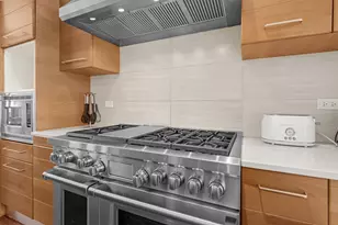 70 E Walton St, Chicago, IL 60611 - Photo 9