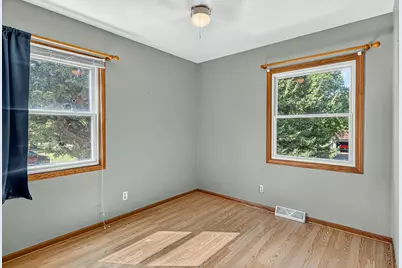 2105 W Bedford Road, Freeport, IL 61032 - Photo 27