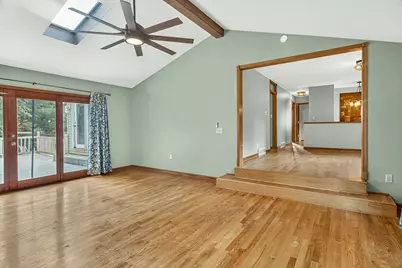 2105 W Bedford Road, Freeport, IL 61032 - Photo 11