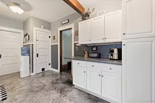 304 N Worth Ave, Elgin, IL 60123 - Photo 13