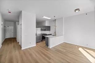 340 W Superior St, Chicago, IL 60654 - Photo 3