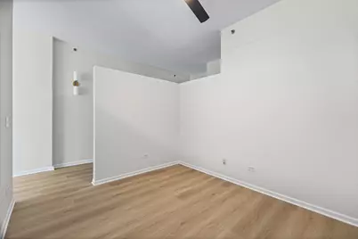 340 W Superior Street #706, Chicago, IL 60654 - Photo 9
