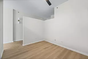 340 W Superior St, Chicago, IL 60654 - Photo 9