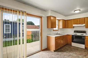 610 Sydney Ave, Loves Park, IL 61111 - Photo 9