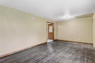 8115 Sayre Ave, Burbank, IL 60459 - Photo 7