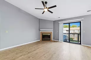 1820 W Highland Ave, Elgin, IL 60123 - Photo 3