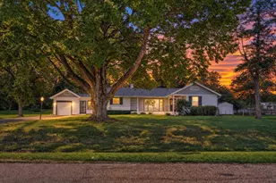 3225 S Weldon Rd, Rockford, IL 61102 - Photo 5