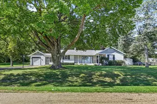 3225 S Weldon Rd, Rockford, IL 61102 - Photo 3