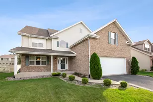 396 Hunters Dr, Beecher, IL 60401 - Photo 5