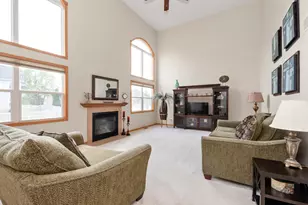 396 Hunters Dr, Beecher, IL 60401 - Photo 9