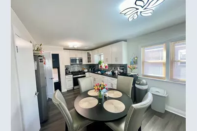 9133 S Hamlin Avenue, Evergreen Park, IL 60805 - Photo 11
