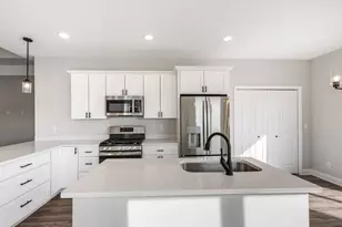 2206 Maggie Ln, Sycamore, IL 60178 - Photo 13