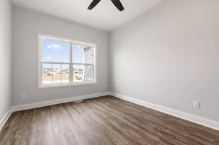 2206 Maggie Ln, Sycamore, IL 60178 - Photo 5