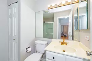 1265 Dunbarton Dr, Aurora, IL 60502 - Photo 13