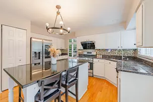 1265 Dunbarton Dr, Aurora, IL 60502 - Photo 9