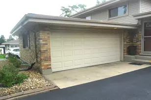 8501 S Kean Ave, Hickory Hills, IL 60457 - Photo 3