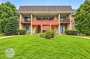 131 W Ellis Ave, Libertyville, IL 60048 - Photo 1