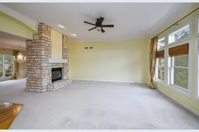 527 Mallard Point Drive, North Aurora, IL 60542 - Photo 9