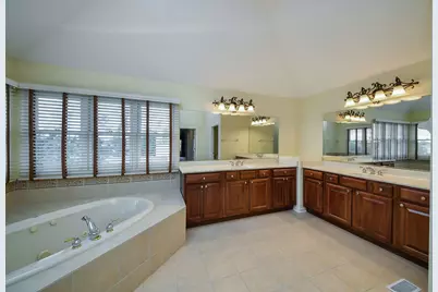 527 Mallard Point Drive, North Aurora, IL 60542 - Photo 21