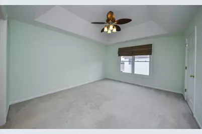 527 Mallard Point Drive, North Aurora, IL 60542 - Photo 25