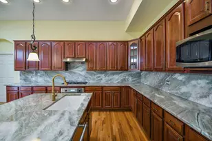 527 Mallard Point Dr, North Aurora, IL 60542 - Photo 13