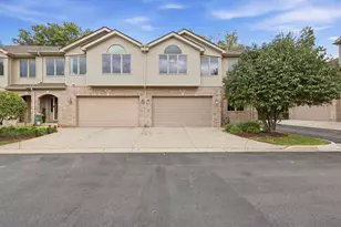 691 E Nerge Rd, Roselle, IL 60172 - Photo 1