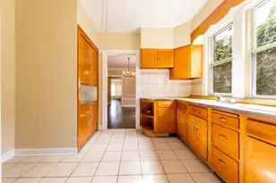 7652 S Cornell Ave, Chicago, IL 60649 - Photo 9