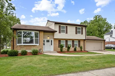 1505 E Michele Drive, Palatine, IL 60074 - Photo 1
