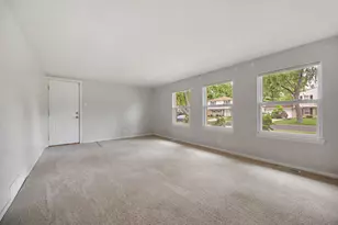 1505 E Michele Dr, Palatine, IL 60074 - Photo 17