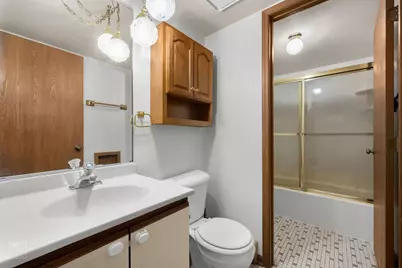 649 N Briar Hill Lane #1, Addison, IL 60101 - Photo 11