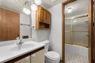 649 N Briar Hill Ln, Addison, IL 60101 - Photo 11