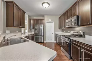 234 Bennett Dr, Carol Stream, IL 60188 - Photo 9