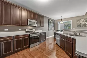 234 Bennett Dr, Carol Stream, IL 60188 - Photo 7