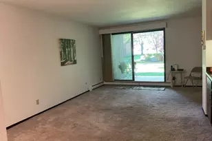 2929 Sunnyside Dr, Rockford, IL 61114 - Photo 3