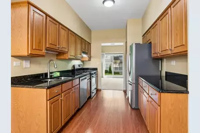 980 Sheridan Circle #980, Naperville, IL 60563 - Photo 5