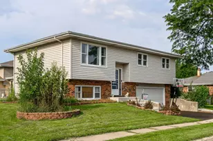 557 Delaware Trail, Carol Stream, IL 60188 - Photo 1