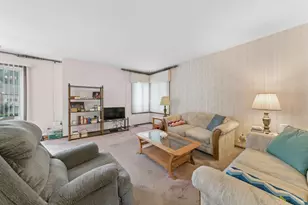 On671 Bedford Ln, Winfield, IL 60190 - Photo 5