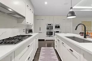 1370 W Walton St, Chicago, IL 60642 - Photo 11