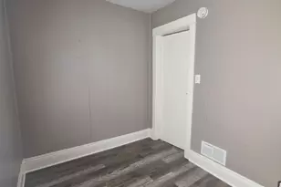 309 E 120th Pl, Chicago, IL 60628 - Photo 9