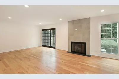 823 Suffield Square, Lincolnshire, IL 60069 - Photo 5