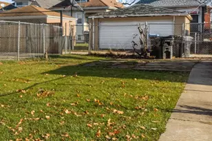 8629 S Colfax Ave, Chicago, IL 60617 - Photo 5