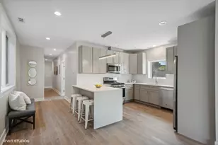 4824 S Champlain Ave, Chicago, IL 60615 - Photo 3