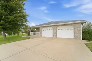2035 S Berta Rd, Braceville, IL 60407 - Photo 3