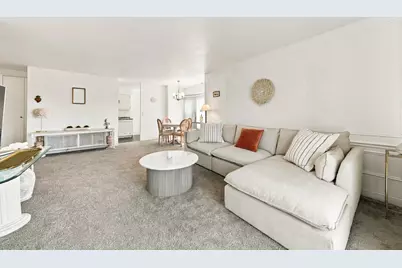 8620 Waukegan Road #504, Morton Grove, IL 60053 - Photo 5